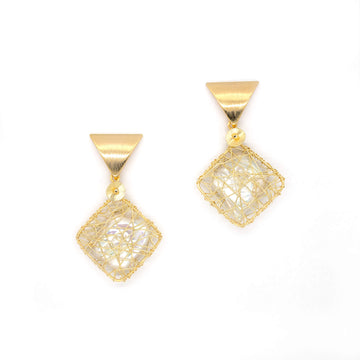 Nisha earrings are 2.5 inches long. Gold and White geometric earrings. Handmade with non-tarnish gold plated wire and baroque freshwater Pearl. Dangle Alambrismo Earrings. Hypoallergenic studs.
